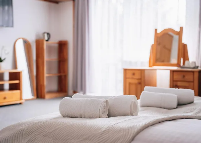 Dom wakacyjny Noclegi Faryny *